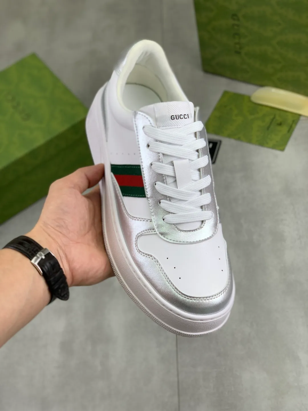 Men's shoes 💰P400💰【New model】 🆘 The latest model from Gucci official website 🎁 Classic casual and fashionable men's shoes 👟 Hot model 💥 Simple and elegant style, exclusive for trendy men. Unique latest brand elements from the official website 👑 Original Gucci decoration, fashionable and generous, made of original soft calfskin fabric ➕ Comfortable soft pigskin lining ✅Wear-resistant rubber outsole specified on the official website_Full elasticity, classic model taken in real life🎬Color: 5️⃣colors available😍Number: 38-44 (45 46 customized)